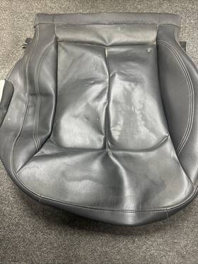 L0323139 Audi 2017-2019 A3 Quattro 8v Front Right Side Lower Seat Cushion Cover Only Rh
