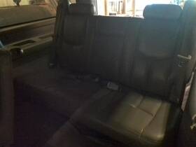 220.gm6j04 Cadillac Escalaesv 2004 Third Seat Station Wagon Van 10208085 220.gm6j04 Cadillac Escalaesv 2004 Third Seat Station Wagon Van 10208085