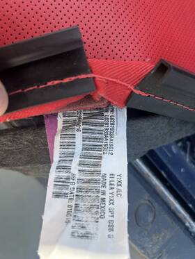 L0281933aa152 Corvette C7 Dr Side Seat Cover Leather Original. Used In Good Condition L0281933aa152 Corvette C7 Dr Side Seat Cover Leather Original. Used In Good Condition