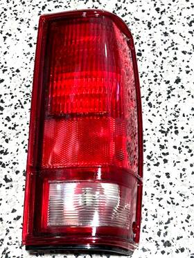 915710 General Motors New Gm Tail Lamp Right Side For 1982-1993 Chevy S10 Gmc S15 Pickup Sonoma