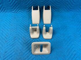6151160030 Lexus Gx470 2nd Row Seat Anchor Cover No.1 And Hinge Covers Rh Ivory Lh00 03-09 Oe