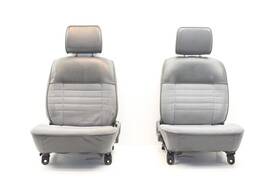202.mz1892 Mazda 90-93 B-2600 2wd Pair Of Left And Right Front Seats