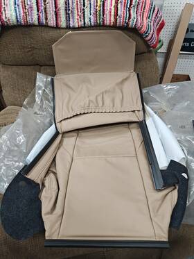 5316641 Saab New Oe 9-3 Front Upper Leather Seat Cover W Turbo Logo 2001 2002