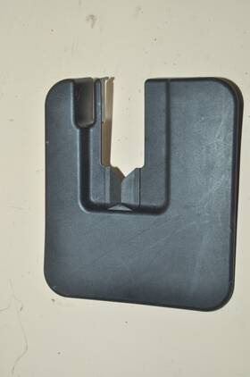 72157-0e030 Toyota 08-13 Highlander 2nd Row Seat Track Bracket Cover Inner Rh Oem